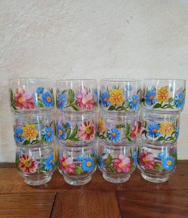 Set de 12 verres Arcoroc motifs floraux