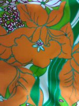 Très grand coupon de tissu vintage motif fleurs 