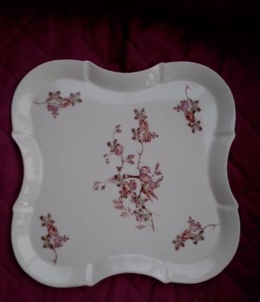 Plateau en porcelaine fleurs émaillées 