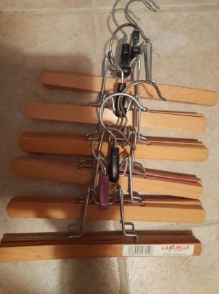 6 cintres en bois pour pantalons
