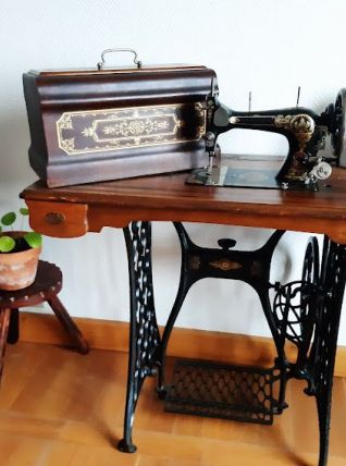 Table machine à coudre S, Demerson , vers 1920