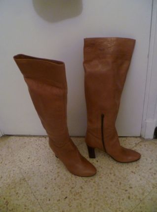 BOTTES HAUTES EN CUIR FIN COULEUR FAUVE T40 jamais portées