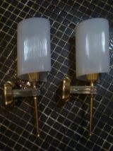 PAIRE D'APPLIQUES VINTAGE EN PLASTIQUE D'EPOQUE et laiton CO