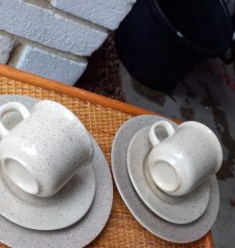 4 tasses grès moucheté 