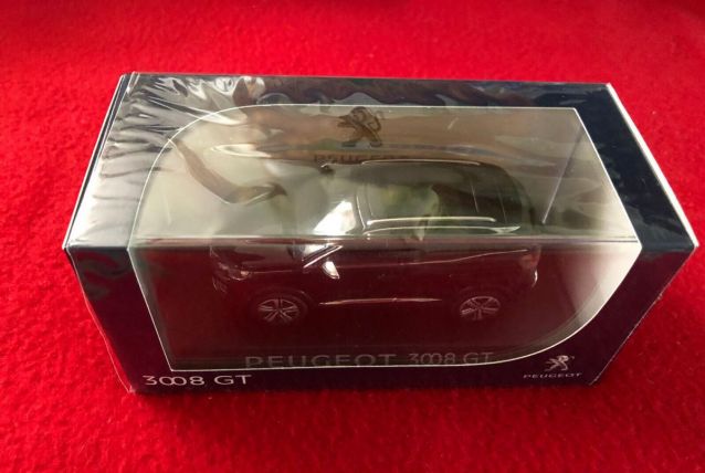 Peugeot 3008 GT  (2016) Noir Perla Nera 1/43 Norev 
