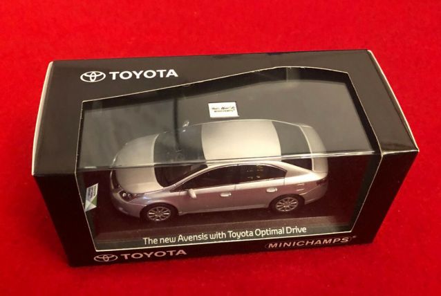 Toyota  Avensis Optimal Drive 1/43 Minichamps 