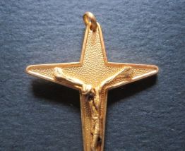 Croix vintage plaqué or