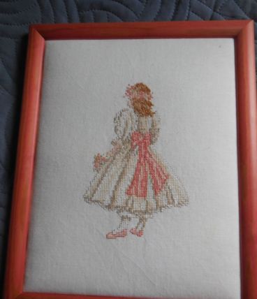 tableau brodée petite fille romantique