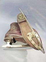 PAIRE DE PATINS A GLACE SUR CHAUSSURES 