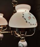 Suspension laiton trois feux opaline rose motif de fleurs