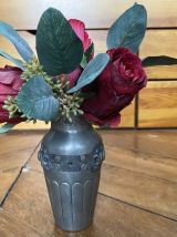 Vase en étain signé Pechez