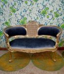 Fauteuils et canapé bleus style Louis XV