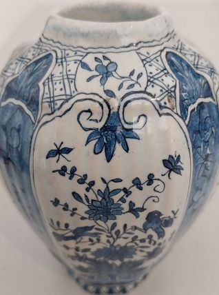 Vase en faience signé DELFT du xixeme. 