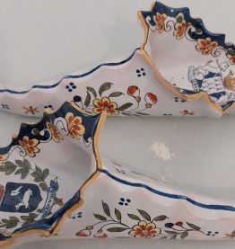 Paire de bouquetieres en faience signées JULES VERLINGUE. 