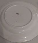 Grand plat en demi porcelaine signé LUNÉVILLE. 