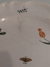 Assiette en faience de MOUSTIERS fin xviiième, début xixème.