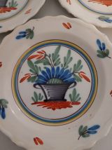 Lot de 3 assiettes en faïence de WALY.