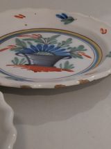 Lot de 3 assiettes en faïence de WALY.