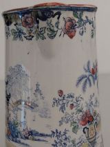 Pichet en faience de Creil et Montereau. 