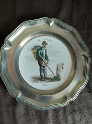 Assiette porcelaine et étain 