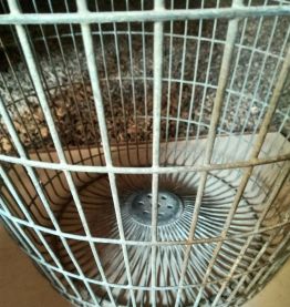 Panier ancien de lessiveuse, zinc