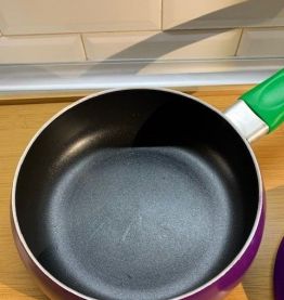 Poele Aubergine Originale Vintage