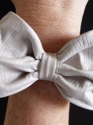 Bracelet cuir noeud papillon