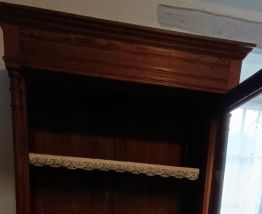 Bonnetière, armoire, vitrine