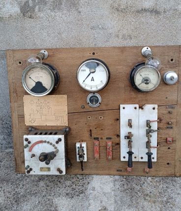 tableau électrique ancien usine