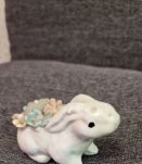 Lapin en porcelaine pique-aiguilles