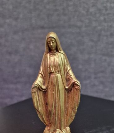 Vierge en métal 