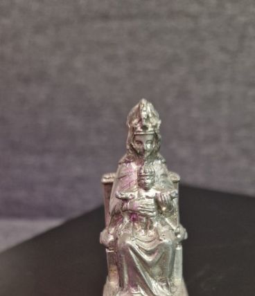 Vierge en métal (Notre-Dame)