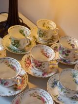 TASSES A THE ROYAL ALBERT FLOWERS OF THE MONTH 