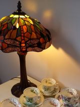 TASSES A THE ROYAL ALBERT FLOWERS OF THE MONTH 
