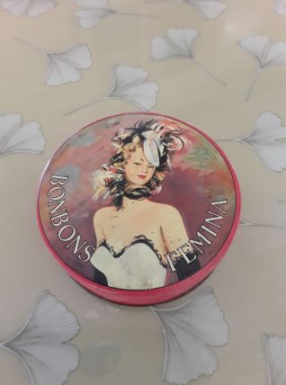 Boite en fer vintage