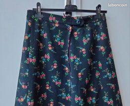 Jupe noire trapèze imprimé fleuri