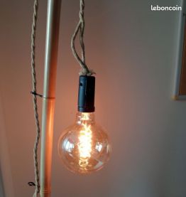 Lampe en bois faite main Ampoule type Edison