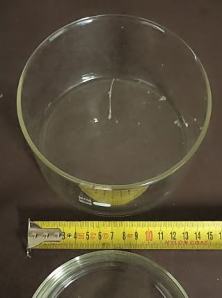 Anciens cristallisoir de laboratoire de chimie. 