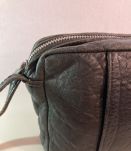 Petite sacoche de main pour homme en cuir