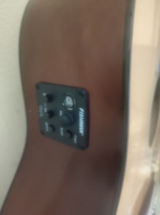 Guitare folk électro-acoustique F310