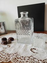 Carafe carrée à whisky en verre ciselé ancienne