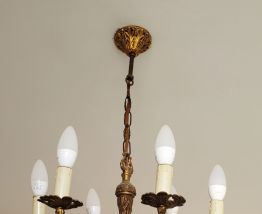Lustre en laiton et suspensions cristal