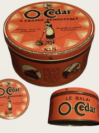 Boîte en tôle lithographiée O-Cedar à frange démontable N°8