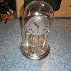horloge sous dôme
