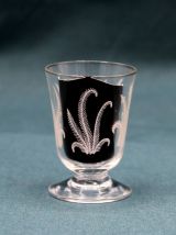 Ensemble 9 verres à liqueur en Cristal fin gravé
