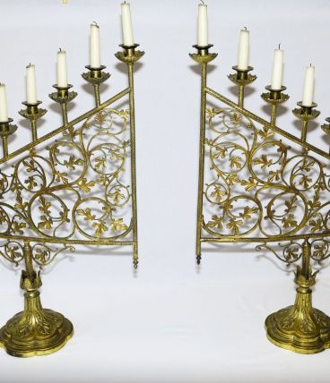 Paire de bougeoirs en bronze