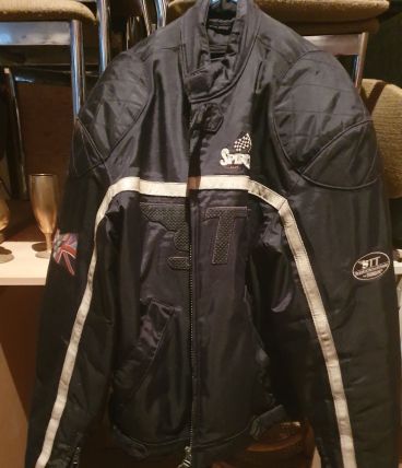 BLOUSON EN CUIR MOTO