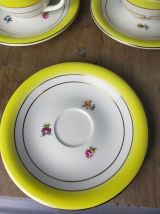 3 tasses et soucoupes Faïence de Gien décor de fleurs