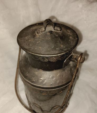 Pot a lait ancien 
