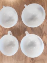 Tasses en opaline 